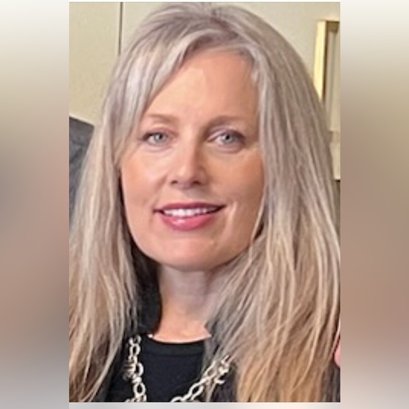 Meet your Posher, Holly - Picture 3 of 13